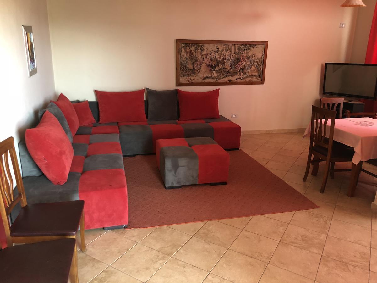 Ardo Apartman Golem
